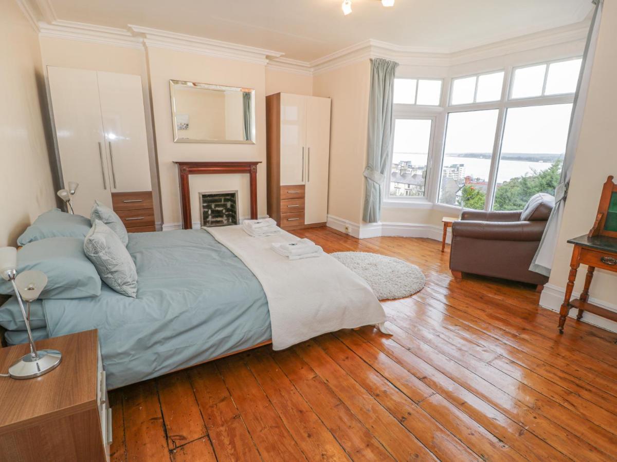 Preswylfa Villa Caernarfon Bagian luar foto