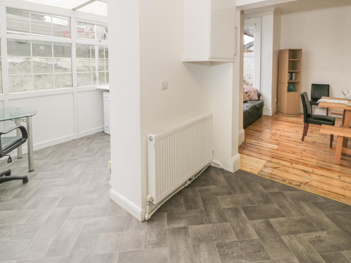 Preswylfa Villa Caernarfon Bagian luar foto